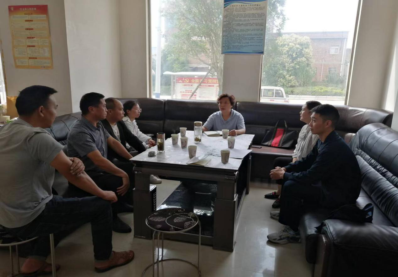 雷贤慧到挂联社区督查指导创文创卫工作