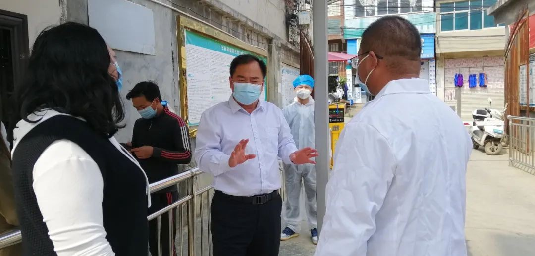 胡建普到彝良县督导疫情防控工作