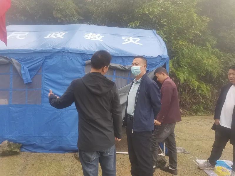 成仁到盐津县督导疫情防控工作