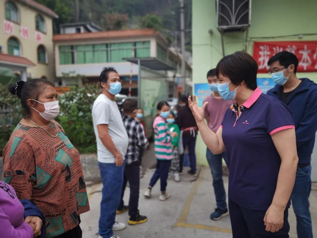 申琼在盐津县督导疫情防控工作时强调：压实责任 构筑群防群控坚实防线