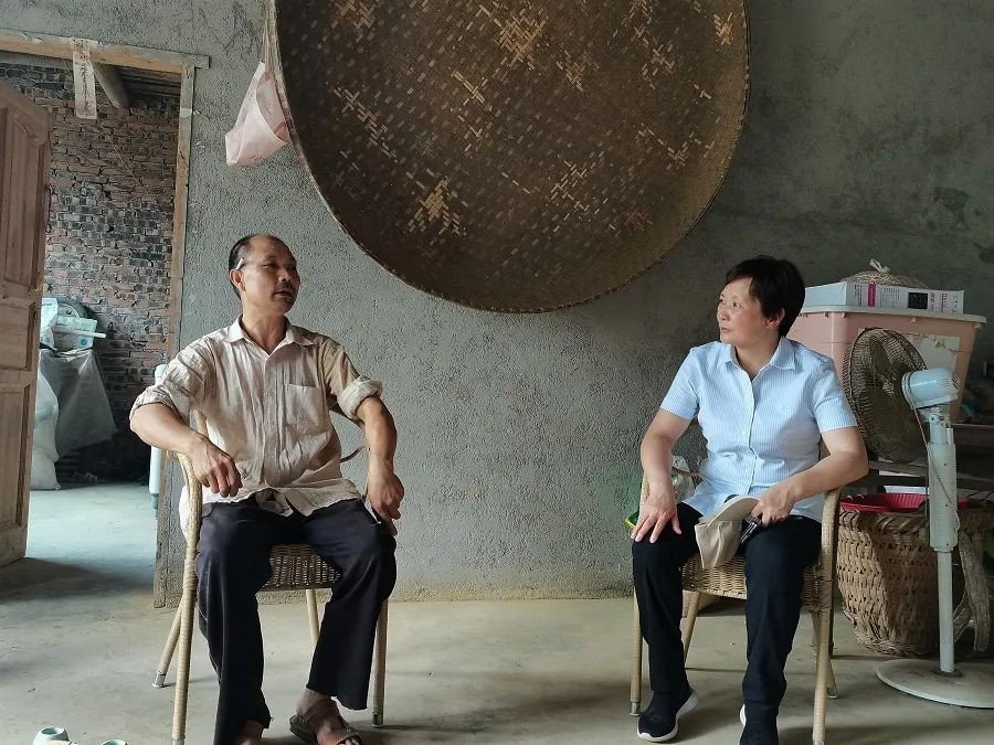 申琼在盐津县调研时强调：要落实措施、压实责任，确保持续增加农村居民收入