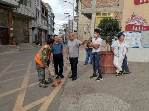 成仁到北闸同乐等社区调研指导创文创卫工作