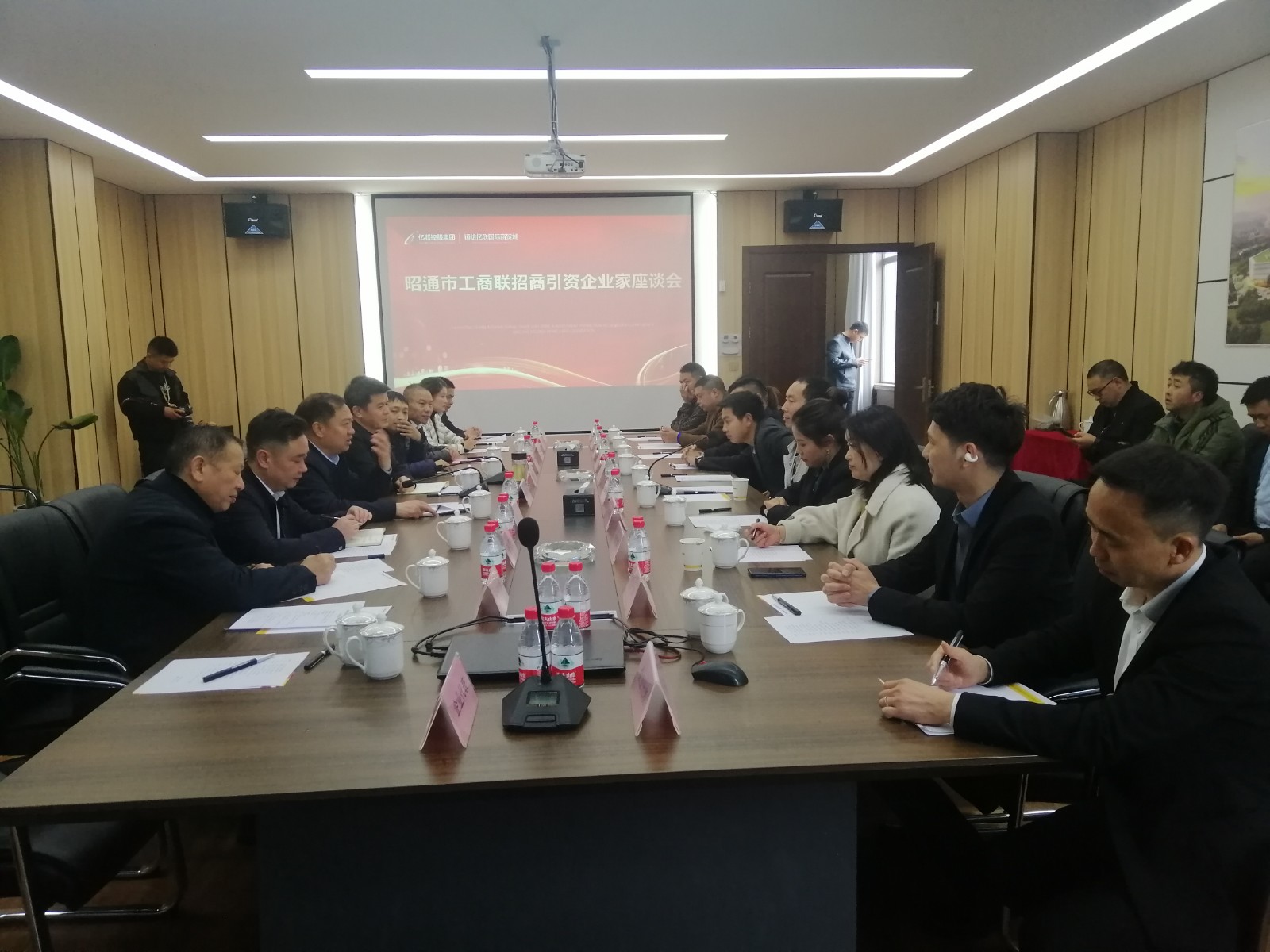 胡建普到镇雄县调研指导招商引资工作