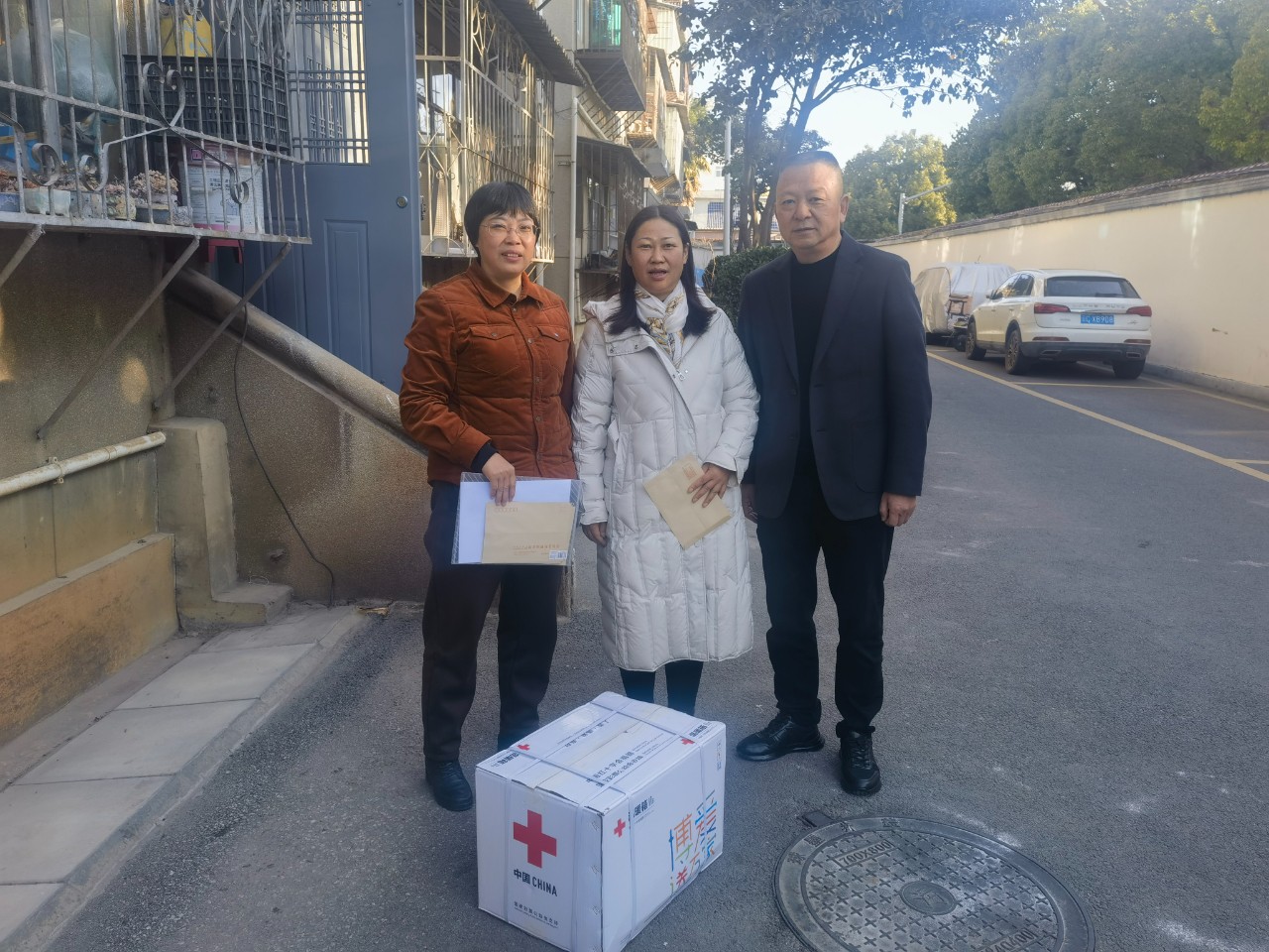 市政协港澳台侨联络委看望慰问港澳台侨人士