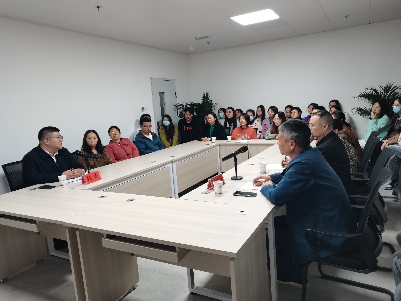 省、市政协委员联合开展委员履职“服务为民”活动