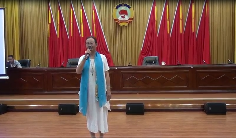 晏新朗诵苏东坡词水调歌头明月几时有