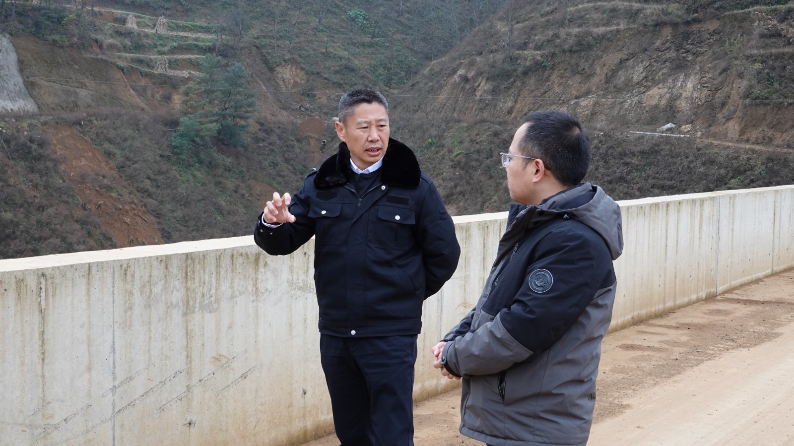 巧家县政协主要领导到包谷垴乡督察林长制工作