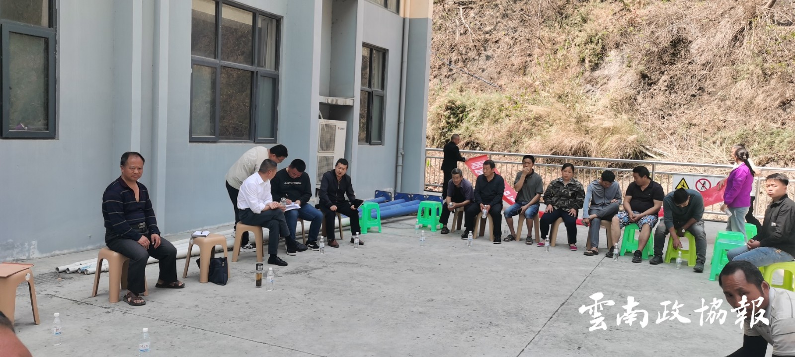 巧家｜县政协领导深入基层宣讲县两会精神