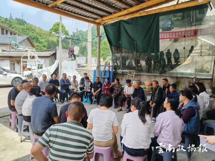 威信｜县政协把“法治课堂”搬到偏岩村群众家门口