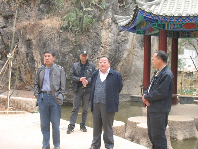 复件 01熊启怀一行调研梭山乡集镇建设.jpg