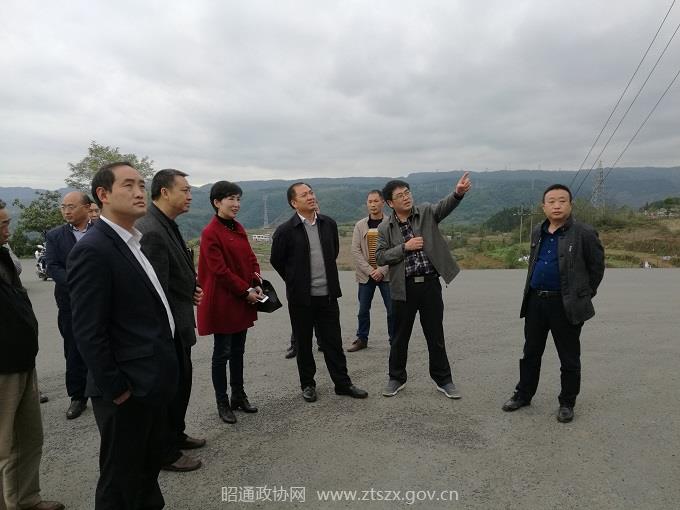 C:UsersAdministrator.PC-20160920WOEQDesktop胡建普副主席视察全市殡葬改革工作推进情况镇雄视察2.jpg